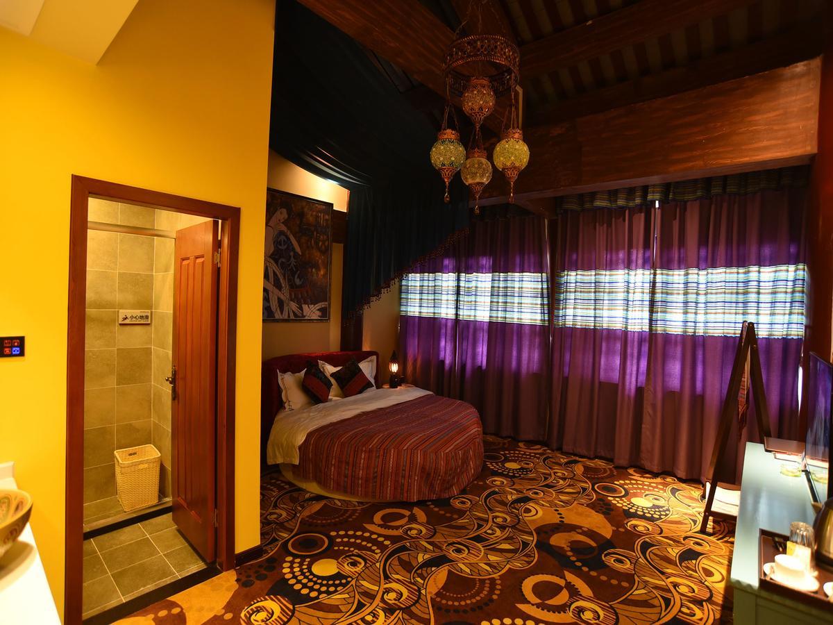 Vegas Cultural Hotel Chengdu Exterior photo